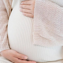 黄仁勋🤐甚至亲💚自审核员工薪🅾酬：“在每个周期🦐结束时，我都🖲在哪里可以代孕